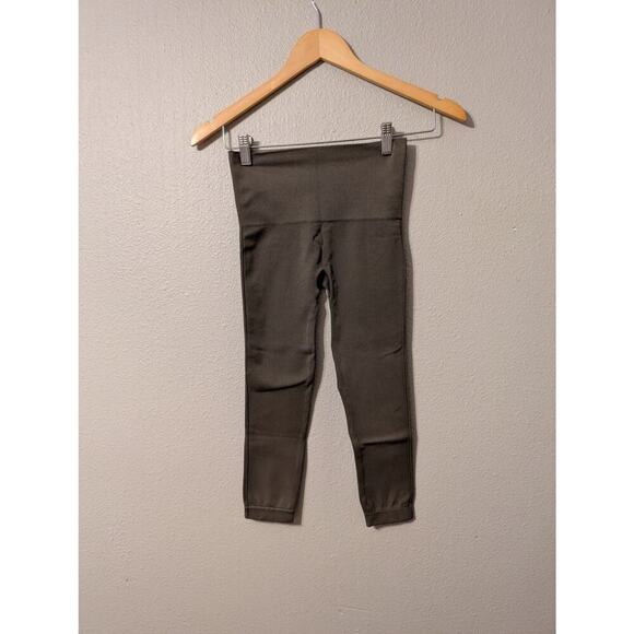 Spanx Cropped Leggings Women's XS Green Athletic Workout Stretch Athleisure - Picture 1 of 7